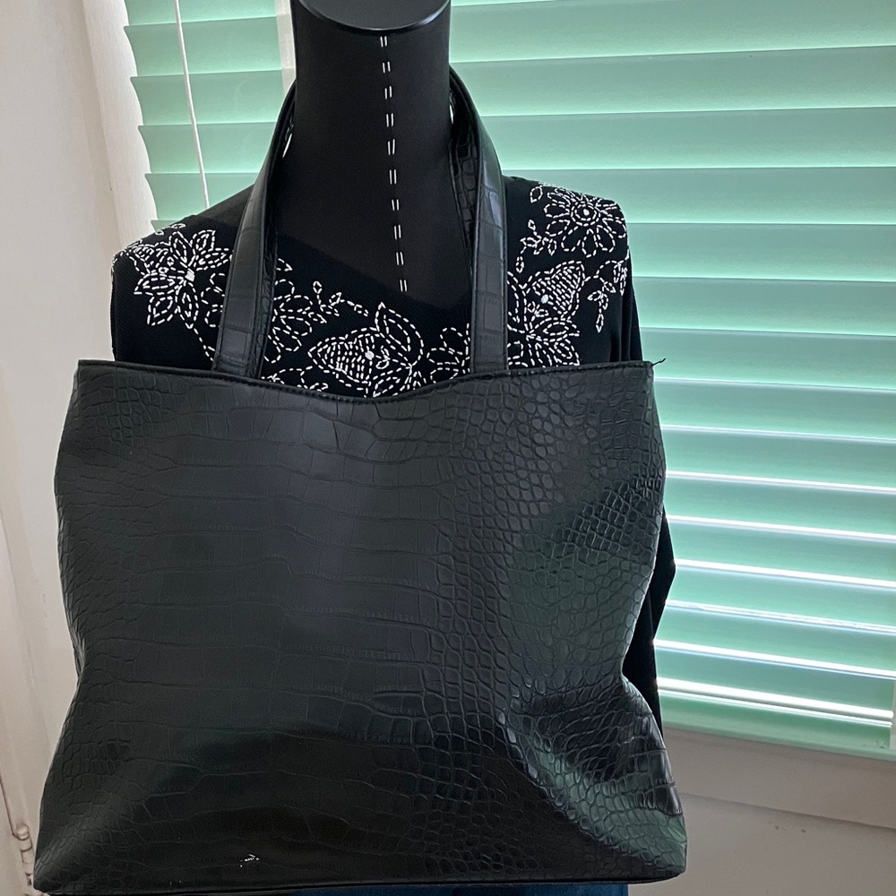 Nine West Tri-Color Tote in Black, White, and Tan - Picture 5 of 8